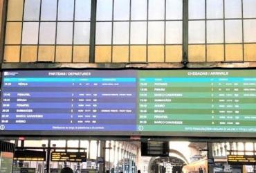 Novos Ecrãs de Informação na Estação de S. Bento